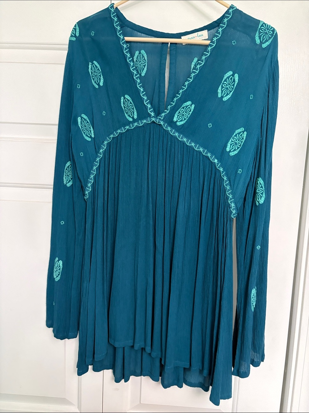 Grace & Lace Teal Long-Sleeve Embroidered Boho top